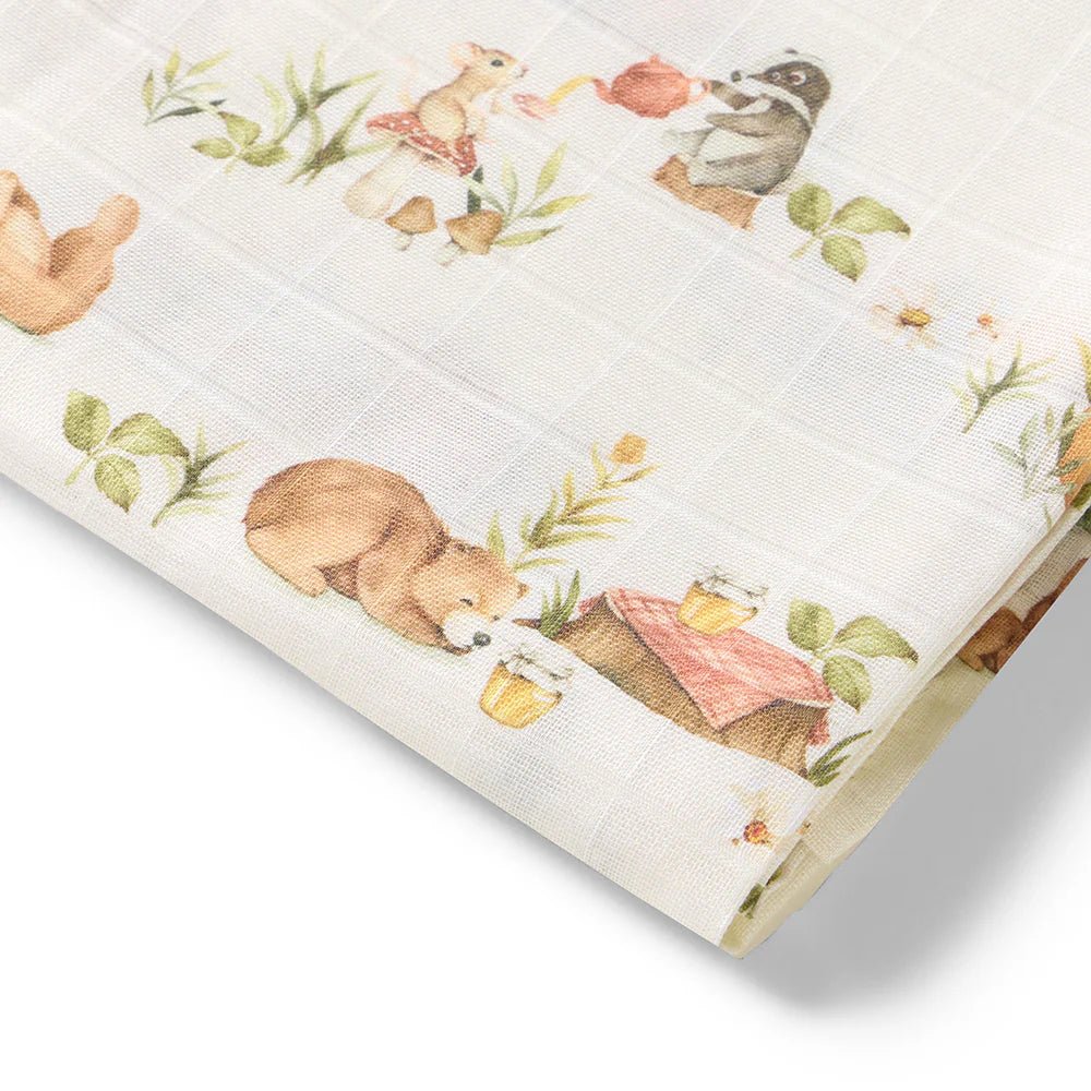 Eco-friendly baby muslin wrap with cute bear pattern