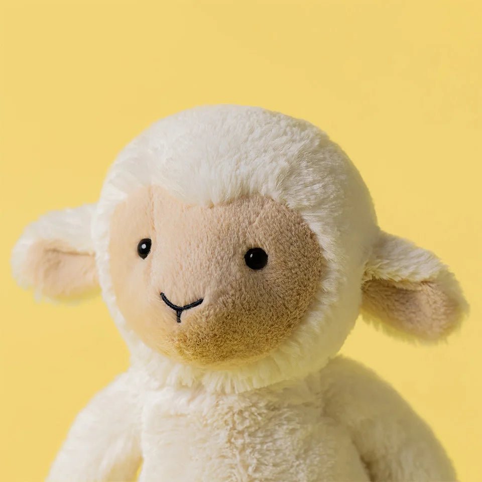 Close-up texture of Jellycat Skipson Lamb soft fur