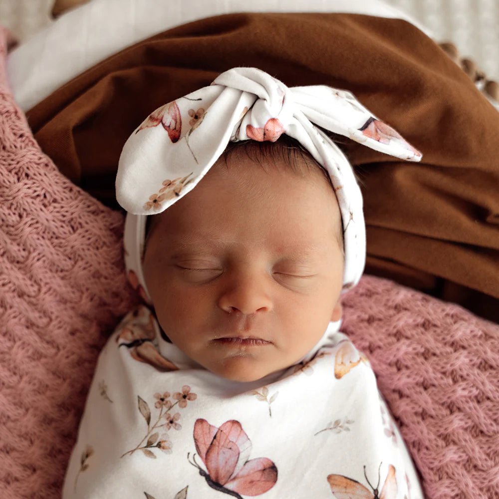 Soft organic topknot for newborns – In The Garden range